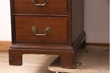 ヴィンテージ　DREXEL HERITAGE (ドレクセルヘリテイジ)　マホガニー材　洗練された大人の雰囲気醸し出す両袖デスク(机、在宅ワーク、在宅用ワークデスク、ビンテージ)(R-047611)