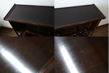 中古　国産指物家具　紫檀(シタン)材　高級品!漆塗りが上品な和の雰囲気を醸し出す飾り棚　(R-047625)