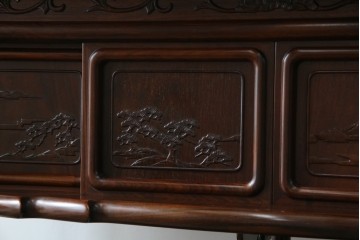 中古　国産指物家具　紫檀(シタン)材　高級品!漆塗りが上品な和の雰囲気を醸し出す飾り棚　(R-047625)