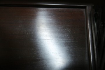 中古　国産指物家具　紫檀(シタン)材　高級品!漆塗りが上品な和の雰囲気を醸し出す飾り棚　(R-047625)