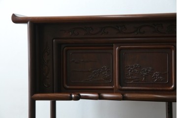 中古　国産指物家具　紫檀(シタン)材　高級品!漆塗りが上品な和の雰囲気を醸し出す飾り棚　(R-047625)