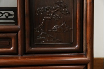 中古　国産指物家具　紫檀(シタン)材　高級品!漆塗りが上品な和の雰囲気を醸し出す飾り棚　(R-047625)