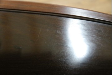 中古　国産指物家具　紫檀(シタン)材　高級品!漆塗りが上品な和の雰囲気を醸し出す飾り棚　(R-047625)