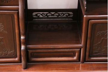 中古　国産指物家具　紫檀(シタン)材　高級品!漆塗りが上品な和の雰囲気を醸し出す飾り棚(茶棚、違い棚、戸棚、収納棚)(R-047625)