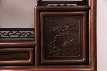 中古　国産指物家具　紫檀(シタン)材　高級品!漆塗りが上品な和の雰囲気を醸し出す飾り棚(茶棚、違い棚、戸棚、収納棚)(R-047625)