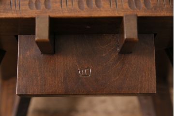 中古　伝統工芸の軽井沢彫りの一品!桜の彫刻が見事なダイニングチェア(イス)(R-047626)