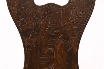 中古　伝統工芸の軽井沢彫りの一品!桜の彫刻が見事なダイニングチェア(イス)(R-047626)