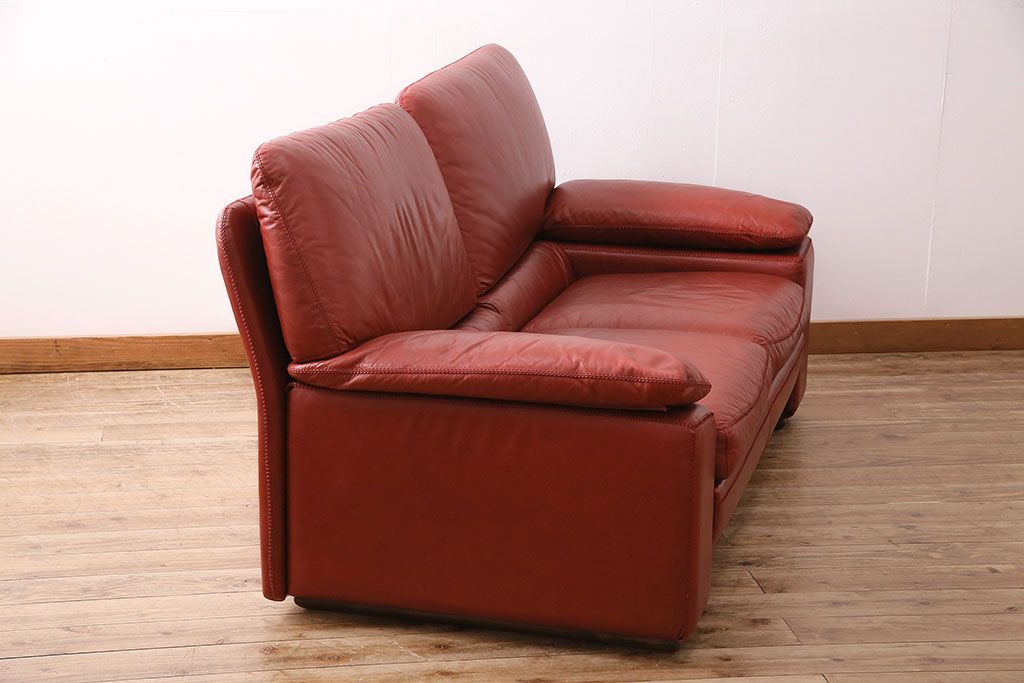 中古　スペイン製　VAROSA VALENTI(バロッサ バレンティ)　高級品!大人な雰囲気を醸し出す二人掛けソファ　定価約100万円　(R-047628)