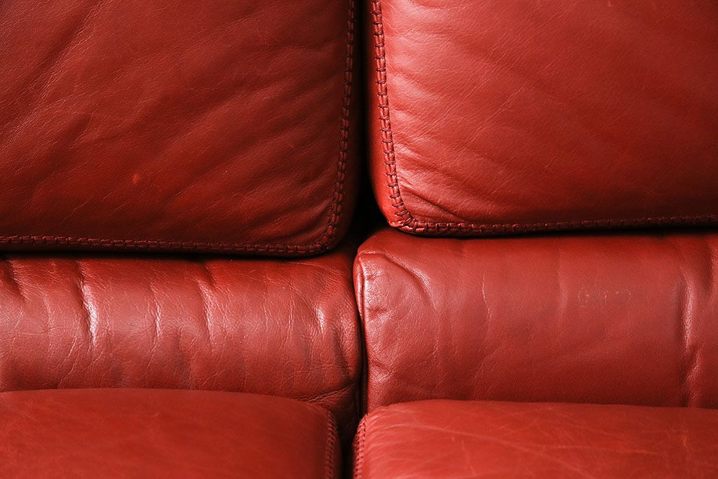 中古　スペイン製　VAROSA VALENTI(バロッサ バレンティ)　高級品!大人な雰囲気を醸し出す二人掛けソファ　定価約100万円　(R-047628)