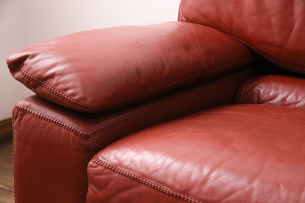 中古　スペイン製　VAROSA VALENTI(バロッサ バレンティ)　高級品!大人な雰囲気を醸し出す二人掛けソファ　定価約100万円　(R-047628)