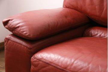 中古　スペイン製　VAROSA VALENTI(バロッサ バレンティ)　高級品!大人な雰囲気を醸し出す二人掛けソファ　定価約100万円　(R-047628)