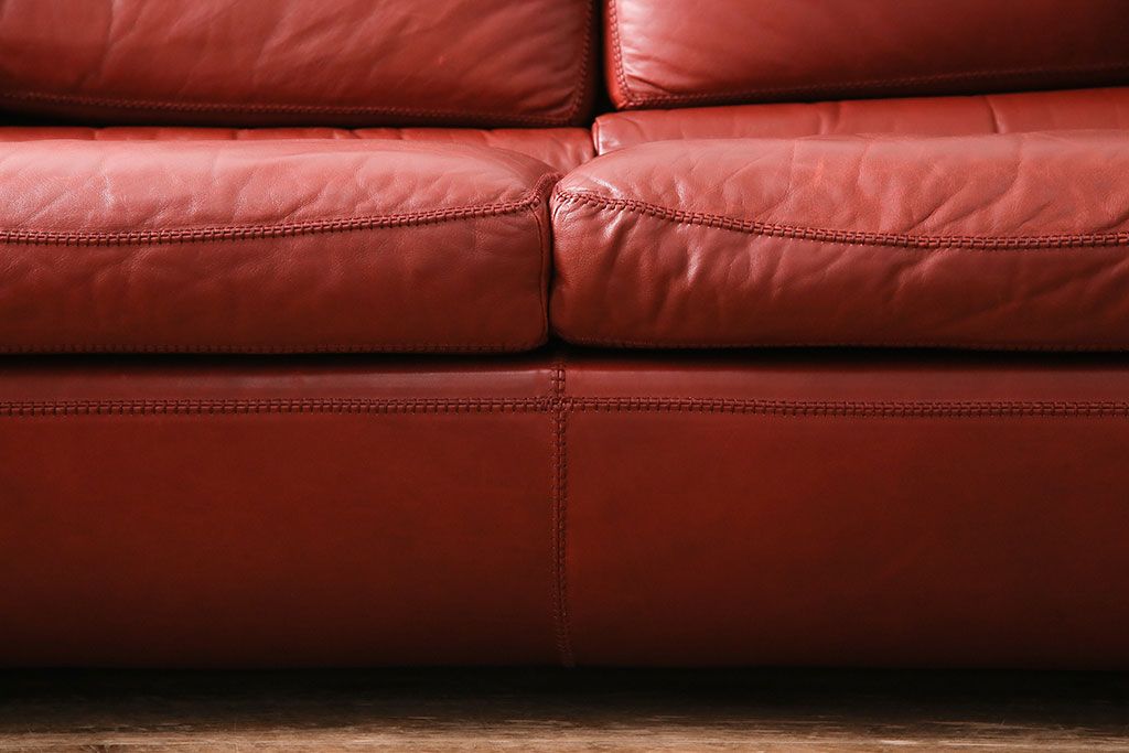 中古　スペイン製　VAROSA VALENTI(バロッサ バレンティ)　高級品!大人な雰囲気を醸し出す二人掛けソファ　定価約100万円　(R-047628)