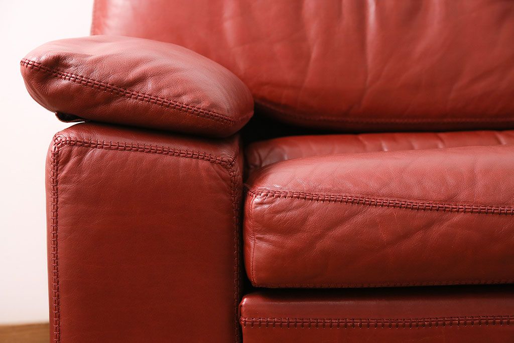 中古　スペイン製　VAROSA VALENTI(バロッサ バレンティ)　高級品!大人な雰囲気を醸し出す二人掛けソファ　定価約100万円　(R-047628)