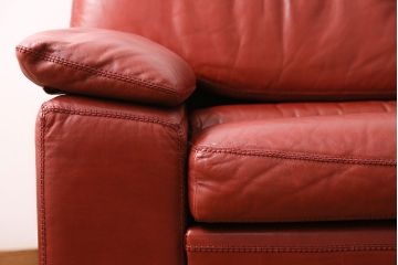 中古　スペイン製　VAROSA VALENTI(バロッサ バレンティ)　高級品!大人な雰囲気を醸し出す二人掛けソファ　定価約100万円　(R-047628)