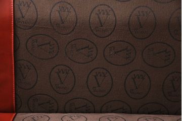 中古　スペイン製　VAROSA VALENTI(バロッサ バレンティ)　高級品!大人な雰囲気を醸し出す二人掛けソファ　定価約100万円　(R-047628)