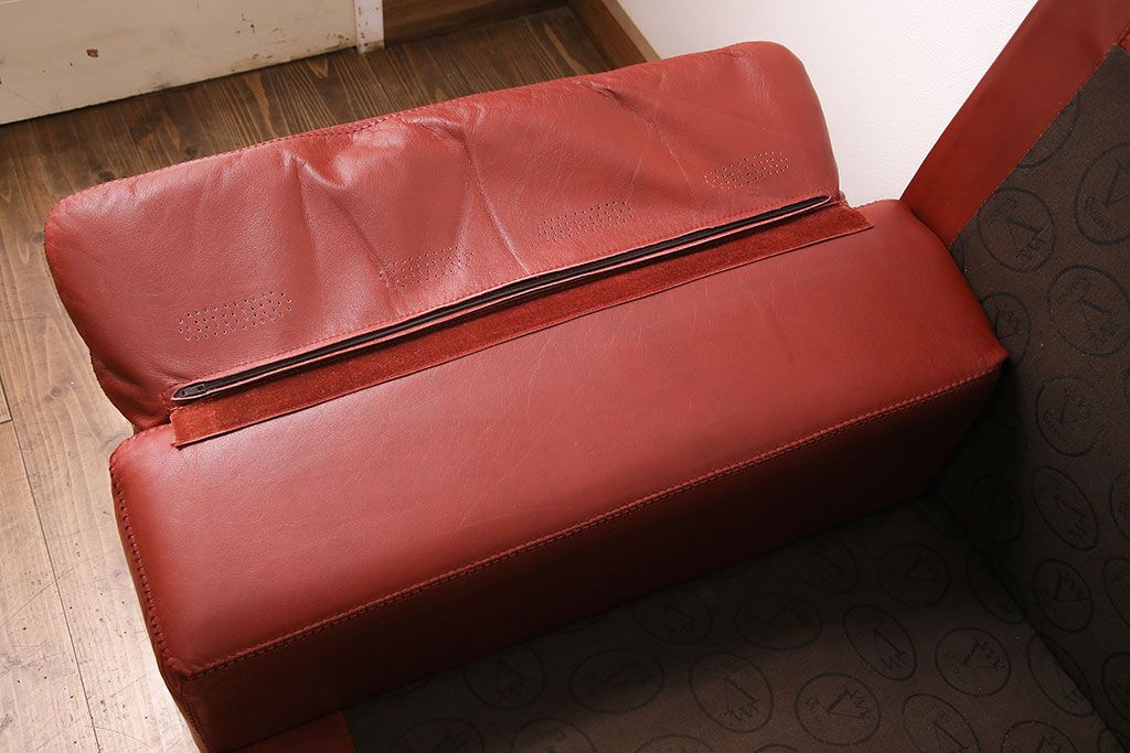 中古　スペイン製　VAROSA VALENTI(バロッサ バレンティ)　高級品!大人な雰囲気を醸し出す二人掛けソファ　定価約100万円　(R-047628)