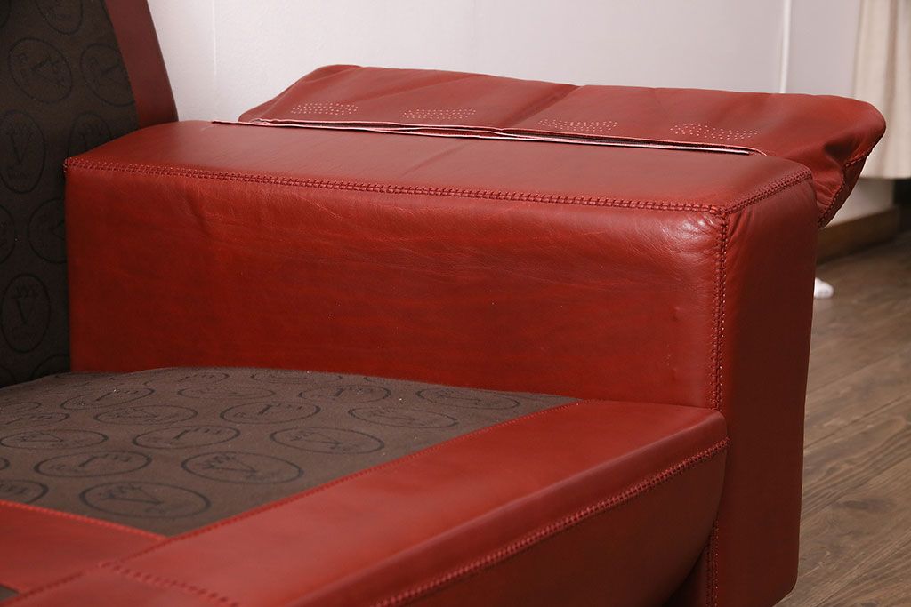 中古　スペイン製　VAROSA VALENTI(バロッサ バレンティ)　高級品!大人な雰囲気を醸し出す二人掛けソファ　定価約100万円　(R-047628)