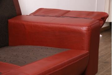 中古　スペイン製　VAROSA VALENTI(バロッサ バレンティ)　高級品!大人な雰囲気を醸し出す二人掛けソファ　定価約100万円　(R-047628)