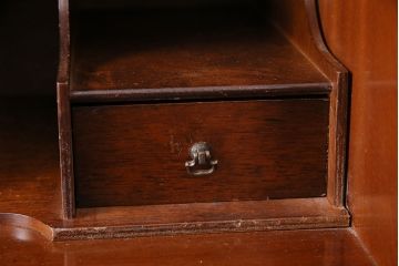 イギリスアンティーク　マホガニー材　象嵌入り　優雅でクラシックな雰囲気を醸し出すライティングビューロー(ビューロー、ブックケース、簿記机、収納棚、本箱)(R-047629)