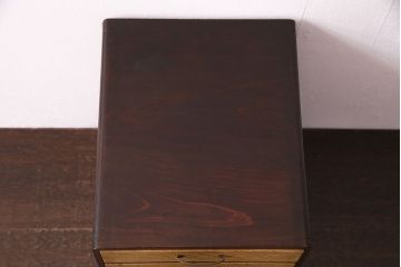 和製アンティーク　昭和中期　木色のコントラストがお洒落な小引き出し(小物収納、卓上収納)(R-047633)