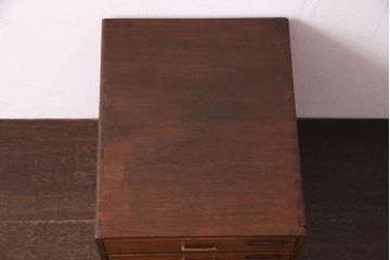 和製アンティーク　昭和中期　ネームプレート付き　整理収納に便利なナラ材製の小引き出し(小物収納、卓上収納)(R-047634)