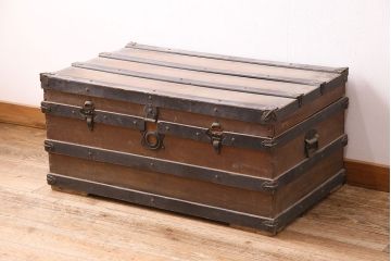 和製アンティーク　大正昭和初期　まるで宝箱のような佇まいが抜群の存在感を放つトランク(木箱、衣類箱、収納箱)(R-047639)