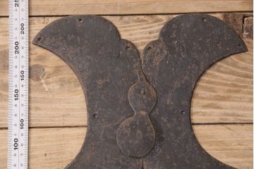 アンティーク雑貨　ひょうたんのモチーフが目を引く蔵戸の飾り金具(ディスプレイ雑貨、蔵戸パーツ)(R-047647)