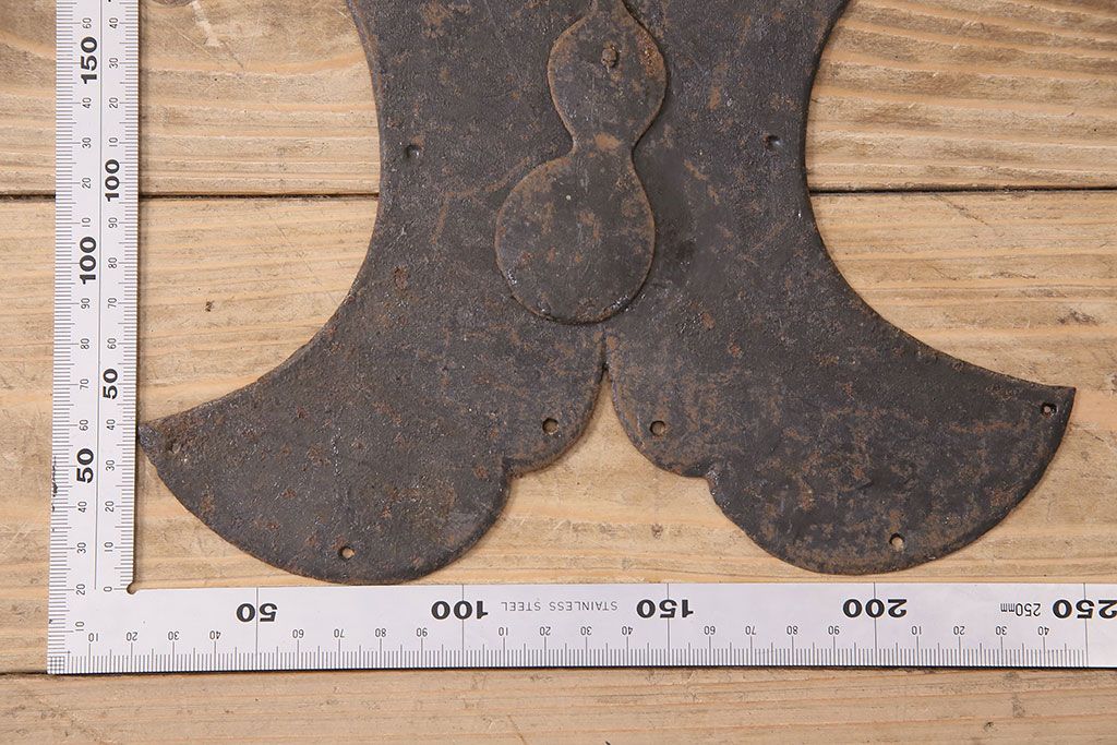 アンティーク雑貨　ひょうたんのモチーフが目を引く蔵戸の飾り金具(ディスプレイ雑貨、蔵戸パーツ)(R-047647)