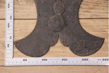 アンティーク雑貨　ひょうたんのモチーフが目を引く蔵戸の飾り金具(ディスプレイ雑貨、蔵戸パーツ)(R-047647)