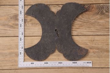 アンティーク雑貨　ひょうたんのモチーフが目を引く蔵戸の飾り金具(ディスプレイ雑貨、蔵戸パーツ)(R-047647)