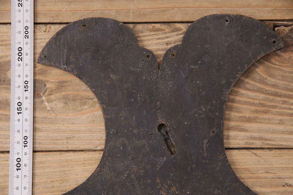 アンティーク雑貨　ひょうたんのモチーフが目を引く蔵戸の飾り金具(ディスプレイ雑貨、蔵戸パーツ)(R-047647)