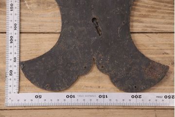 アンティーク雑貨　ひょうたんのモチーフが目を引く蔵戸の飾り金具(ディスプレイ雑貨、蔵戸パーツ)(R-047647)