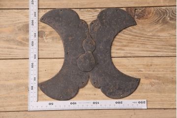 アンティーク雑貨　ひょうたんのモチーフが目を引く蔵戸の飾り金具(ディスプレイ雑貨、蔵戸パーツ)(R-047647)