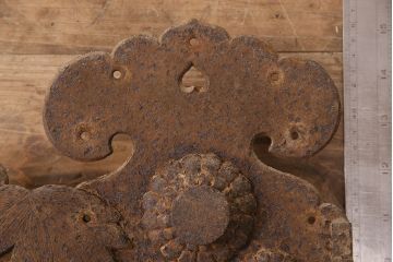 アンティーク雑貨　古く錆びた風合いが良い味を醸し出す蔵戸の錠前金具(ディスプレイ雑貨、蔵戸パーツ)(R-047660)