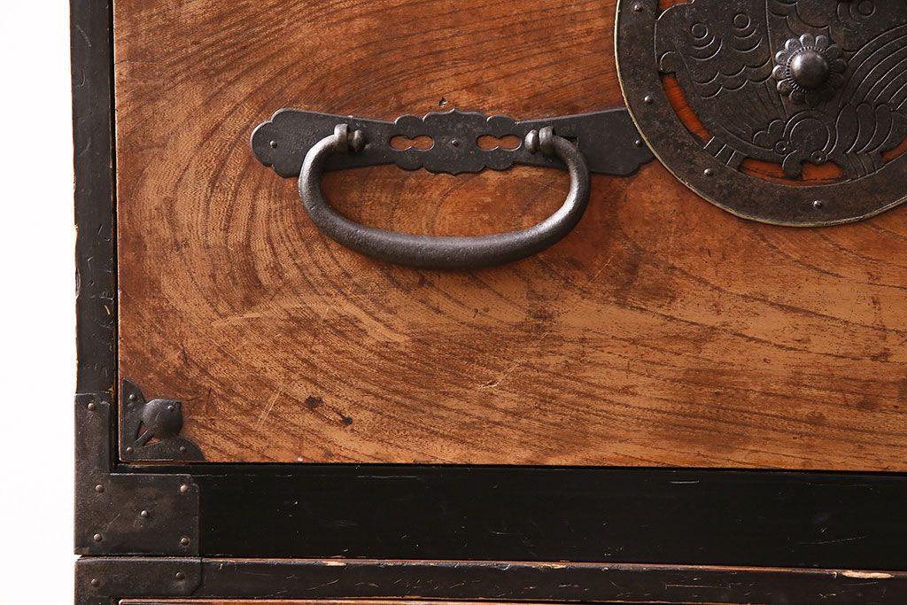 アンティーク　跳覆輪金具　時代の味を感じる欅材製の会津箪笥(重ね箪笥、衣装箪笥、整理箪笥、引き出し)(R-047662)