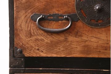 アンティーク　跳覆輪金具　時代の味を感じる欅材製の会津箪笥(重ね箪笥、衣装箪笥、整理箪笥、引き出し)(R-047662)