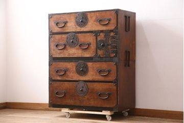 アンティーク　跳覆輪金具　時代の味を感じる欅材製の会津箪笥(重ね箪笥、衣装箪笥、整理箪笥、引き出し)(R-047662)