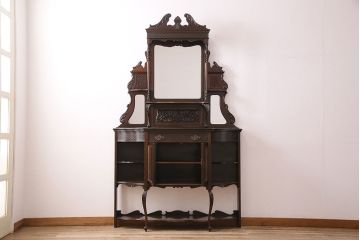 アンティーク　イギリス　エドワーディアン様式　高級品!!　優雅な空間を演出してくれるマホガニー材製のパーラーキャビネット(飾り棚、収納棚)(R-047665)