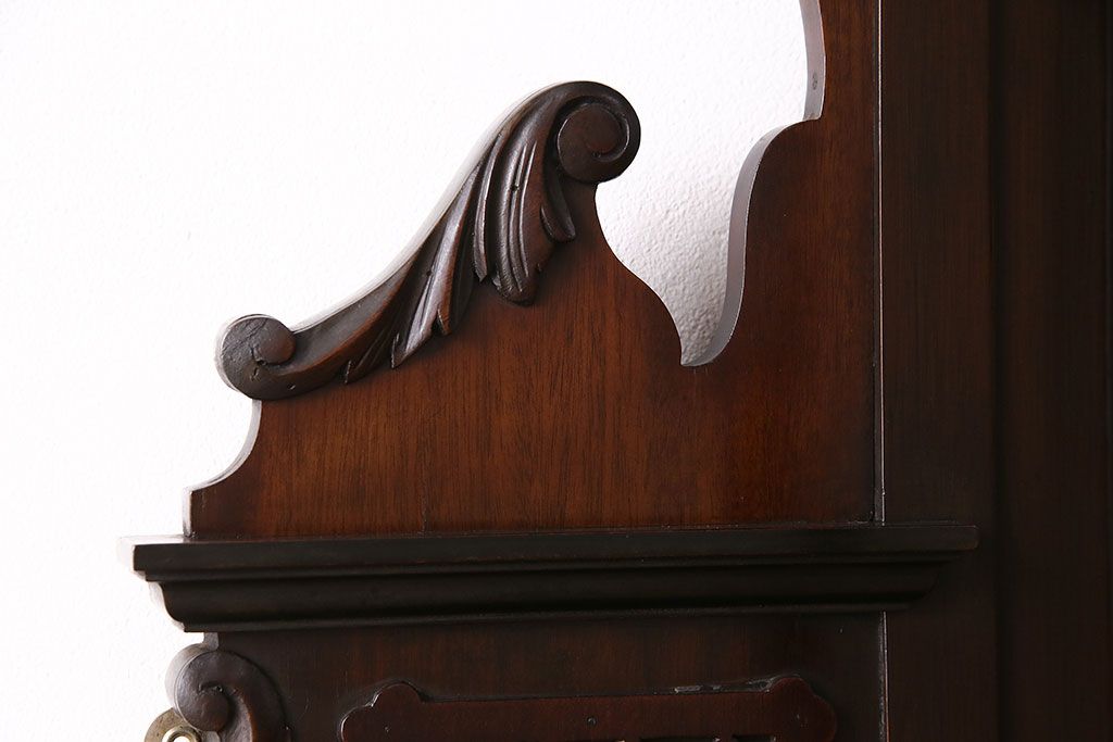 アンティーク　イギリス　エドワーディアン様式　高級品!!　優雅な空間を演出してくれるマホガニー材製のパーラーキャビネット(飾り棚、収納棚)(R-047665)