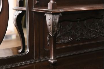 アンティーク　イギリス　エドワーディアン様式　高級品!!　優雅な空間を演出してくれるマホガニー材製のパーラーキャビネット(飾り棚、収納棚)(R-047665)