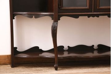 アンティーク　イギリス　エドワーディアン様式　高級品!!　優雅な空間を演出してくれるマホガニー材製のパーラーキャビネット(飾り棚、収納棚)(R-047665)