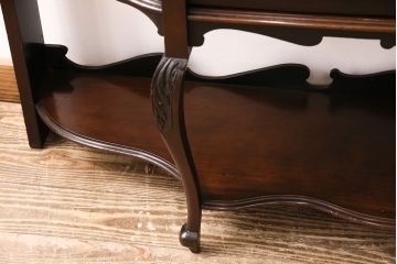 アンティーク　イギリス　エドワーディアン様式　高級品!!　優雅な空間を演出してくれるマホガニー材製のパーラーキャビネット(飾り棚、収納棚)(R-047665)