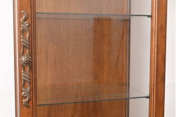 中古　アメリカ輸入モデル　DREXEL HERITAGE(ドレクセルヘリテイジ)　エレガントな佇まいが魅力的な縦長シルエットのキュリオケース(飾り棚、コレクションケース、ガラスケース)(R-047666)