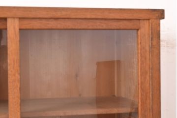和製アンティーク　ラワン材　昭和レトロ　懐かしさ漂うシンプルなデザインの重ねガラス戸棚(キャビネット、収納棚、本箱、飾り棚)(R-047668)