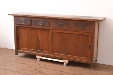 和製アンティーク　幅がたっぷりあるレトロなカウンターテーブル(サイドボード、収納棚)(R-047676)