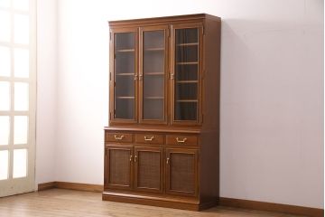 中古　maruni(マルニ木工) の地中海シリーズ!優美な佇まいのカップボード(食器棚、収納棚、戸棚)(R-047677)