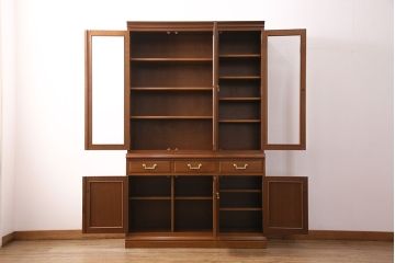中古　maruni(マルニ木工) の地中海シリーズ!優美な佇まいのカップボード(食器棚、収納棚、戸棚)(R-047677)