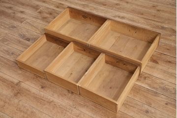 アンティーク　前面ケヤキ材製　凛とし佇まいが上質な空間を演出してくれる茶箪笥(茶棚、飾り棚、収納棚)(R-047683)