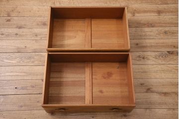 ヴィンテージ　楡材　ERCOL(アーコール)　イギリスから届きました!温もり溢れるキャスター付きサイドボード(収納棚、キャビネット、ビンテージ)(R-047684)