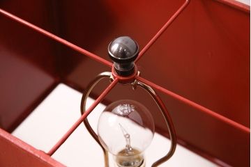 海外　ビンテージ照明　赤・シェード　ブロンズ像　華やかな空間を演出してくれるスタンドライト(照明、フロアスタンド)(R-047687)